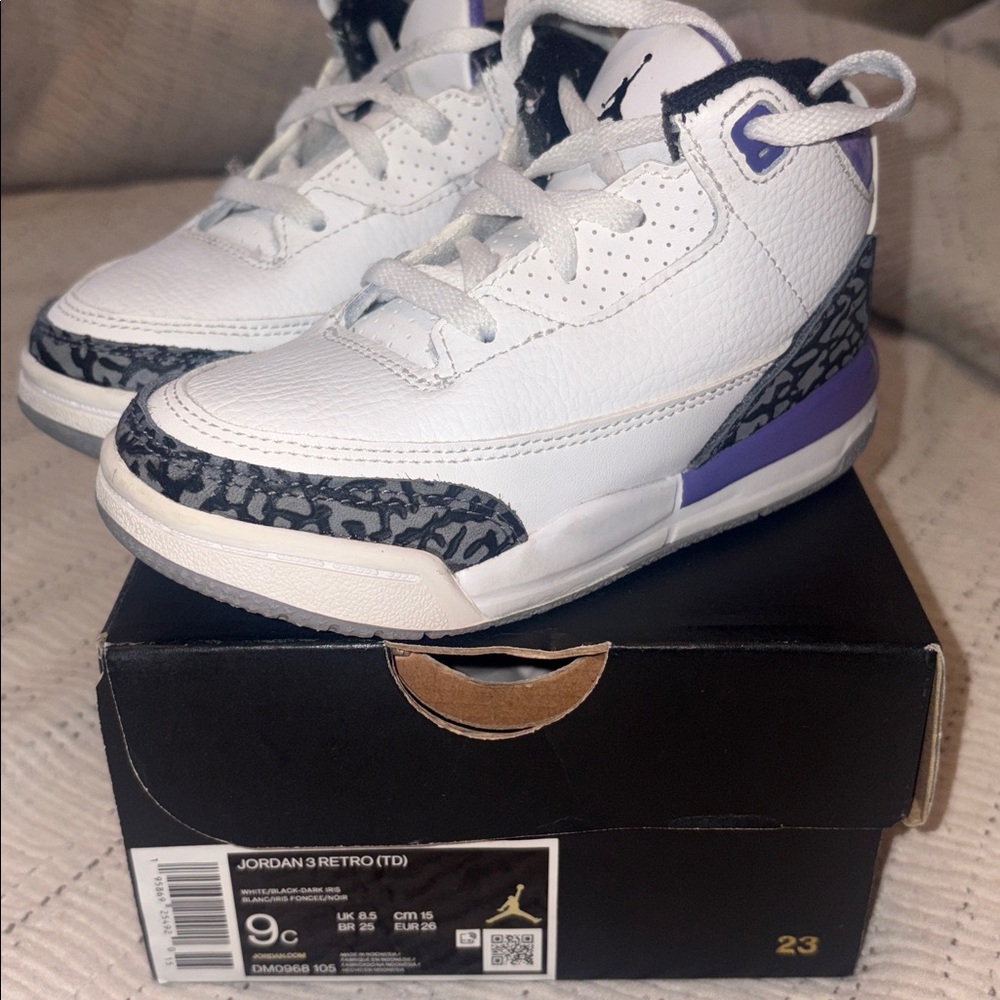 Jordan 3 Retro (TD) White & Purple Toddler size 9 unisex